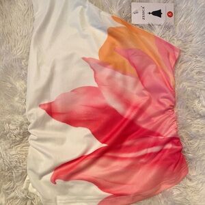 Zesica Floral One-Shoulder Top